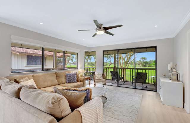 Photo of 438 S Brackenwood Lane S