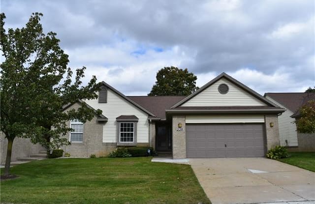 220 WINDING BRK - 220 Winding Brk, Oakland County, MI 48390