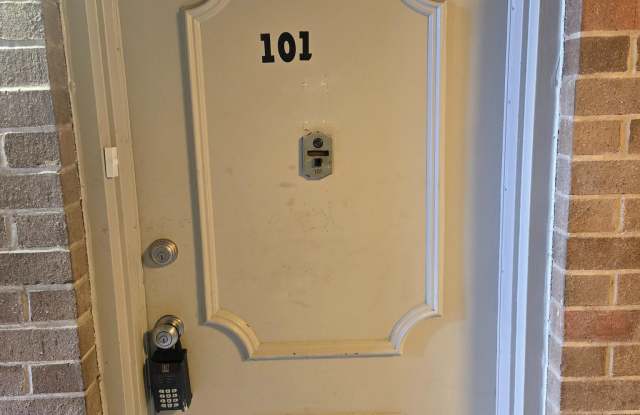 19319 CLUB HOUSE Road unit: 101