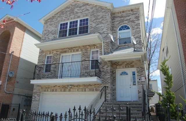 582 S 19th