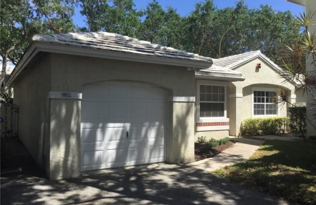 9852 NW 2nd Ct - 9852 NW 2 Ct, Plantation, FL 33324