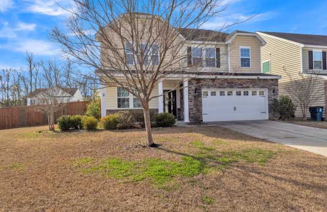 Photo of Large fenced yard corner lot - 4 Bedroom home in Moss Grove Plantation