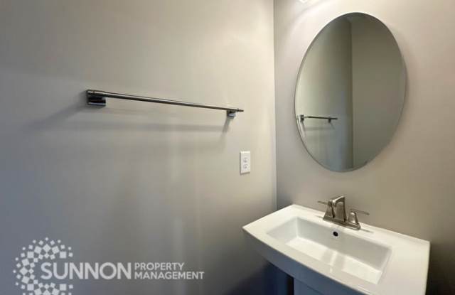 3607 South Tryon Street