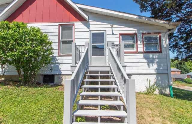 Photo of 7410 Hoover Avenue