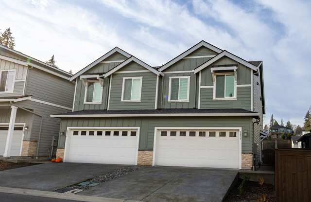 Three bedroom home in Ridgefield, gated community, with AC