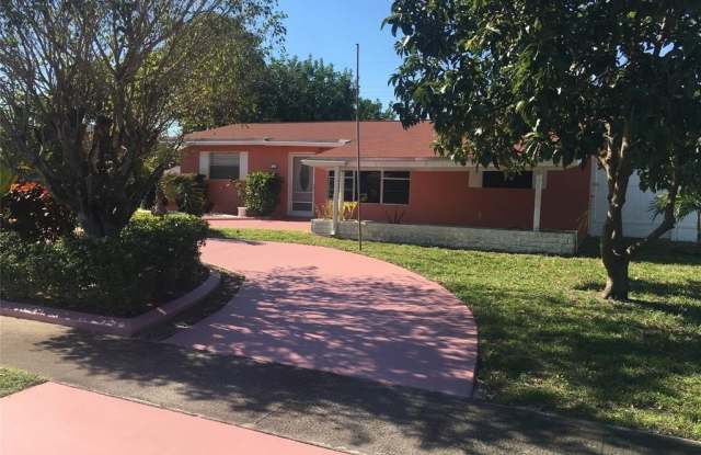 Photo of 720 N 66th Ter