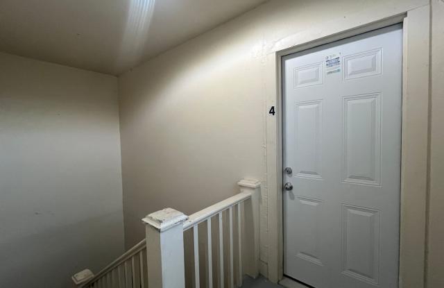 BILLS PAID! SOUTHSIDE APARTMENT