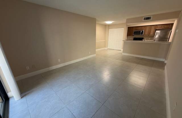 ANNUAL RENTAL - 2 BED / 2 BATH CONDO AT MYSTIC GARDENS