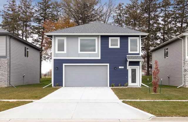 Photo of Beautiful single family home With 6 Car Attached Garage!
