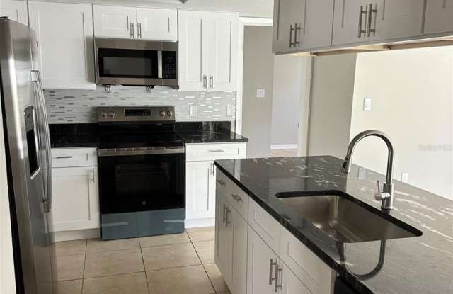 3413 DOVE HOLLOW COURT