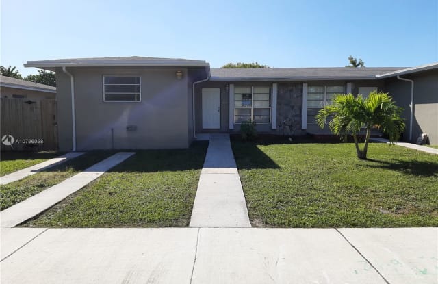 20632 Manta Dr - 20632 Manta Drive, Cutler Bay, FL 33189