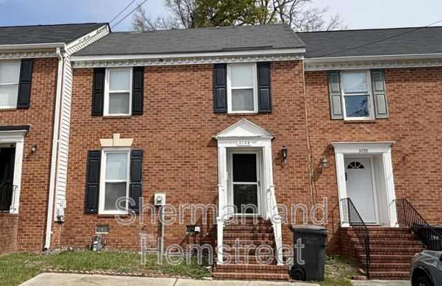 2139 Holt Street