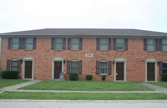 304 CLAIBORNE DR - 304 Claiborne Drive, Richmond, KY 40475