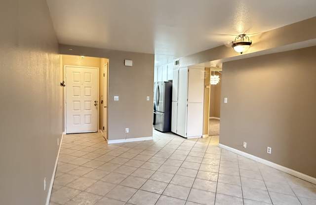 77 Village Circle - -