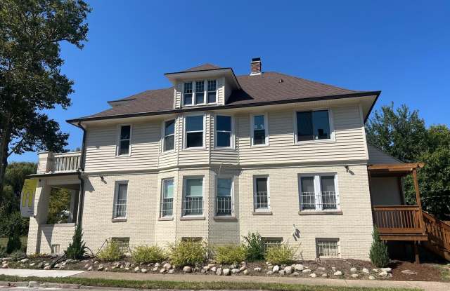 3400 Cadillac Boulevard