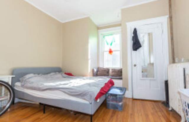 HOT BROOKLINE LISTING!!!