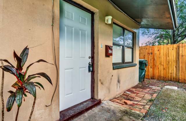 Charming Newly Renovated 2-Bedroom Duplex in Largo, FL