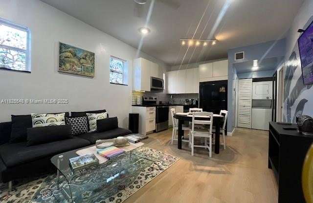 Photo of 8220 NE 1st Pl