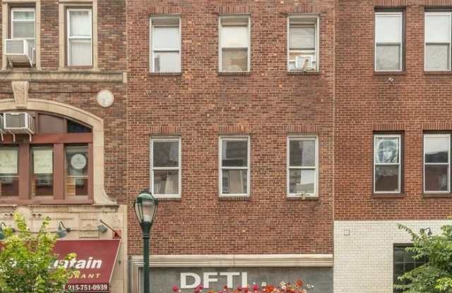 Photo of 2032 CHESTNUT Street unit: 3R