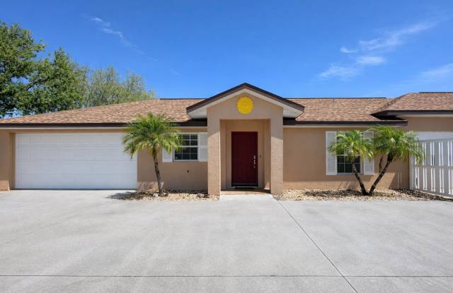 211 Rotonda Boulevard West - B