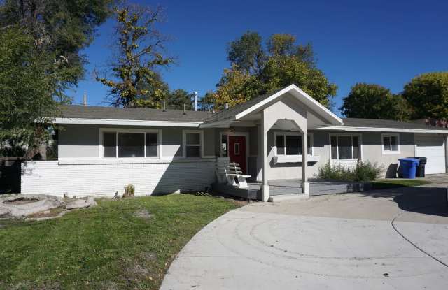 Holliday 4 Bedroom 2 1/2 Bath Pet Friendly Home - 1573 East 5600 South, Holladay, UT 84117