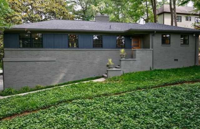 Photo of 776 Windsor Parkway NE