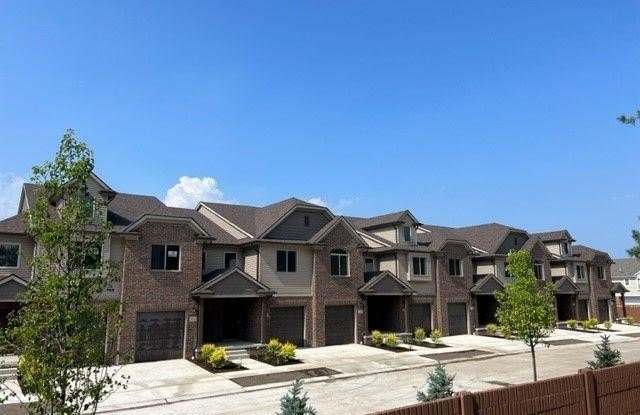 4114 SECLUDED PINES DR