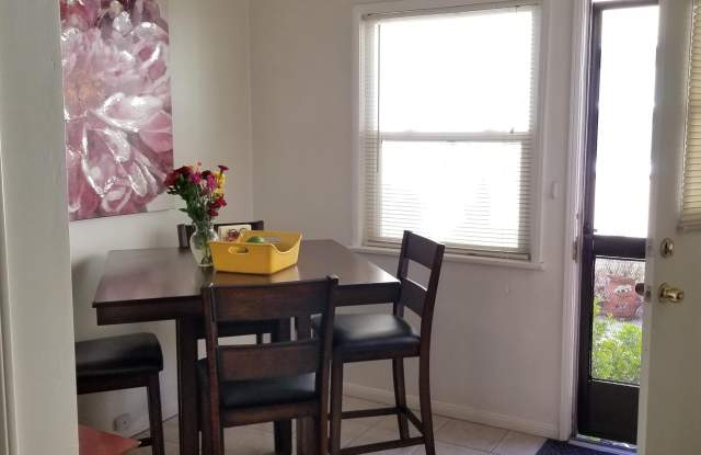 4424 Illinois Street