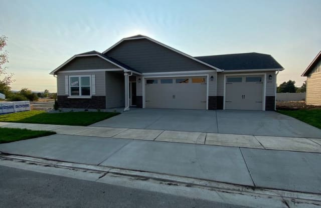 4094 N Arrow Leaf Ln - 4094 North Arrowleaf Lane, Post Falls, ID 83854