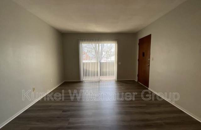 815-23 Laurel Street