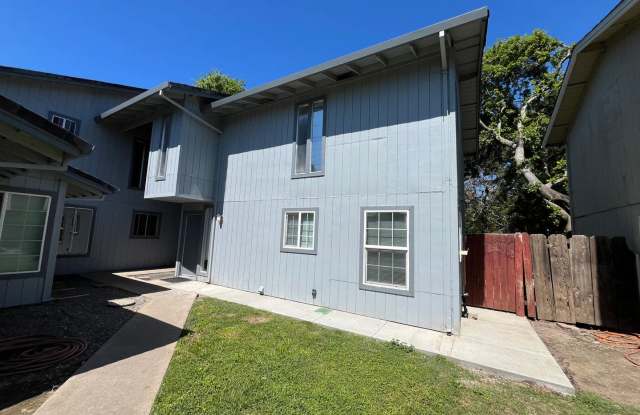 Two-Story 2-Bedroom 1.5 Bath Quail Lakes Unit for Rent - 1711 Blackoak Drive, Stockton, CA 95207