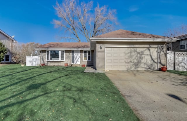 538 Emerson Circle - 538 Emerson Circle, Bolingbrook, IL 60440