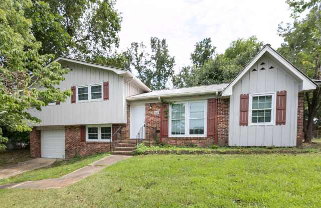 217 28th Ave NW - 217 28th Avenue Northwest, Center Point, AL 35215