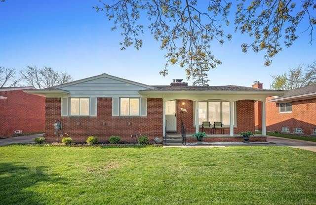 4141 COLONIAL Drive