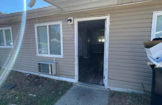 1008 Riviera Dr