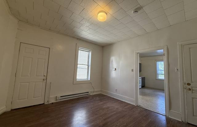 Photo of 347 South George Street - 2R