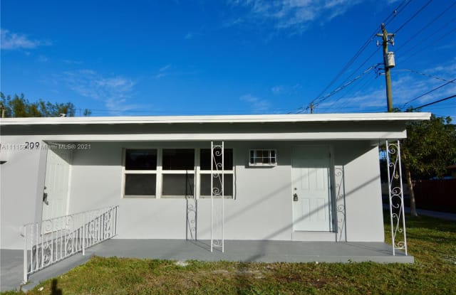 209 SW 14th St - 209 Southwest 14th Street, Dania Beach, FL 33004