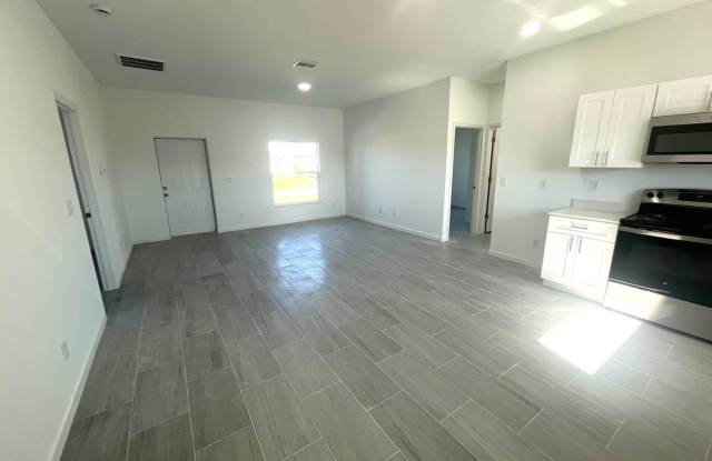 NEW CONSTRUCTION- Modern 3 Bed / 2 Bath Home in Lehigh Acres