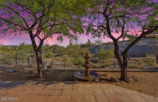 1107 E OCOTILLO Circle