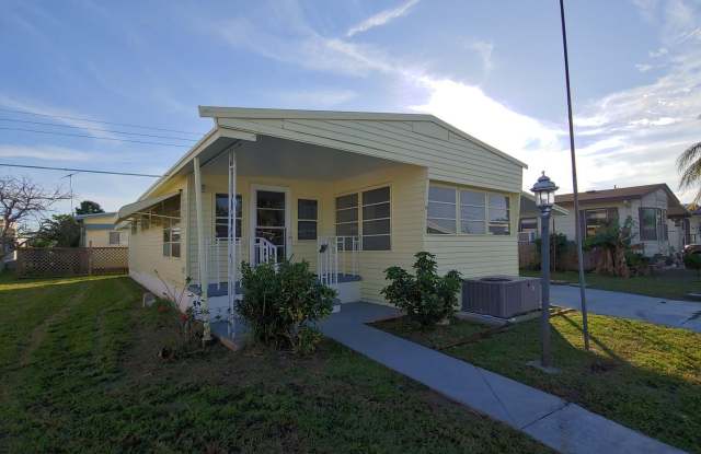 912 49th Ave W - 912 49th Avenue West, South Bradenton, FL 34207