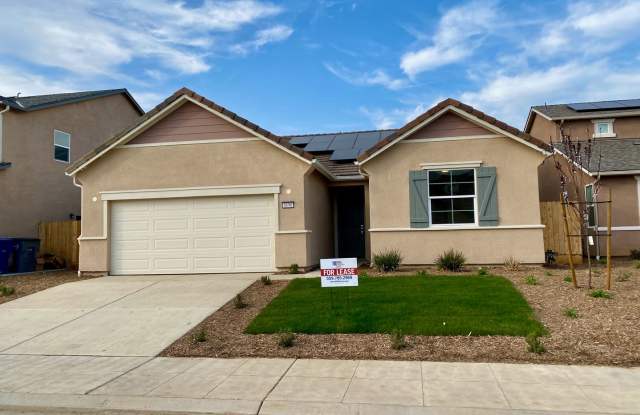 $2,295 Clinton  Armstrong, 3 Bedroom + Solar E. Vassar - 6696 East Vassar Avenue, Fresno, CA 93727