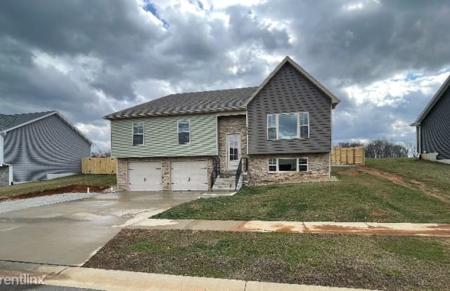 330 Valhalla Trce - 330 Valhalla Trace, Vine Grove, KY 40175