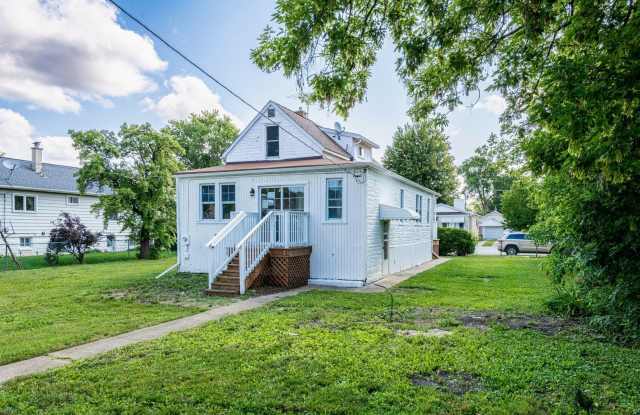 Photo of 3340 Maple Avenue