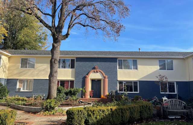 Kelli Ann Apartments