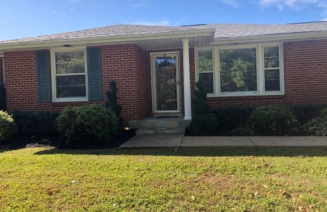 208 General Roberts Dr - 208 General Roberts Dr, Columbia, TN 38401