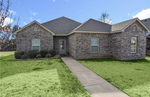 3807 SW Ridgepointe Avenue - 3807 Southwest Ridgepointe Avenue, Bentonville, AR 72712