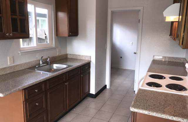 460 Greenbrier Ave