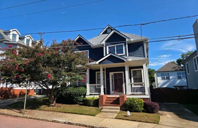 Photo of 136 Crumley Street SE