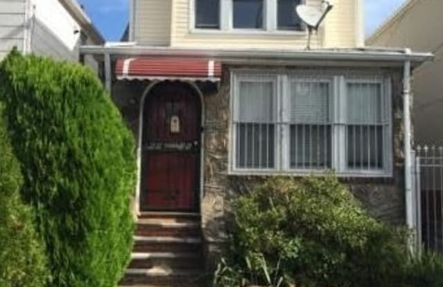 68-39 Kessel St - 68-39 Kessel Street, Queens, NY 11375