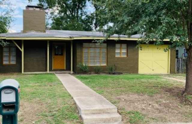 Single Family Home on Sycamore